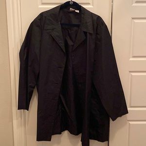 EUC Target brand longer rain coat black button front size 2x